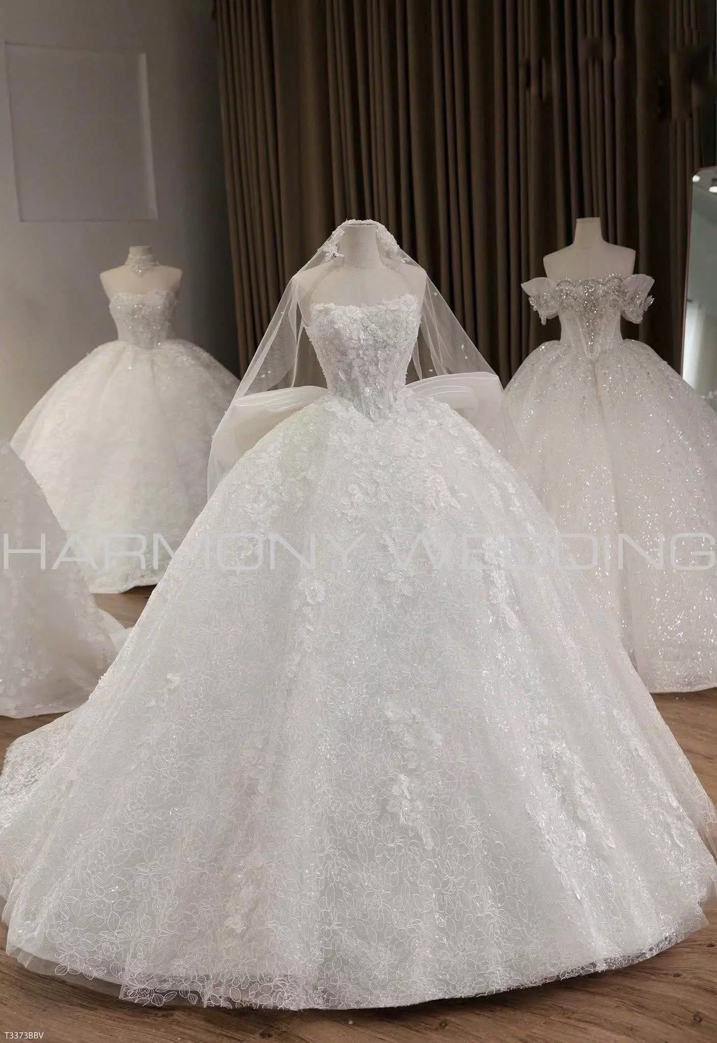 Mẫu váy thiết kế Harmony Wedding - Váy Cưới Royal