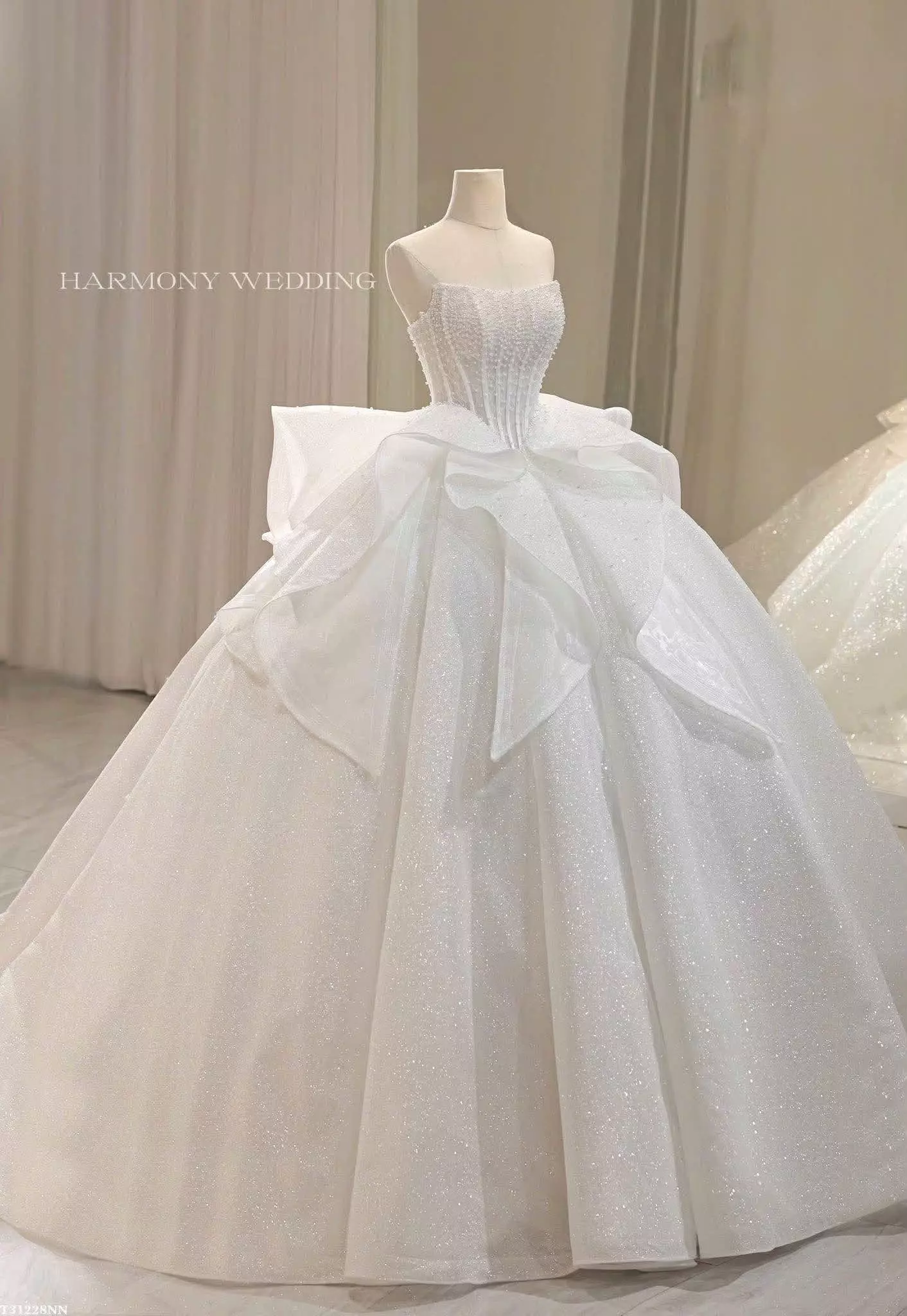 Mẫu váy thiết kế Harmony Wedding - Váy Cưới Limited
