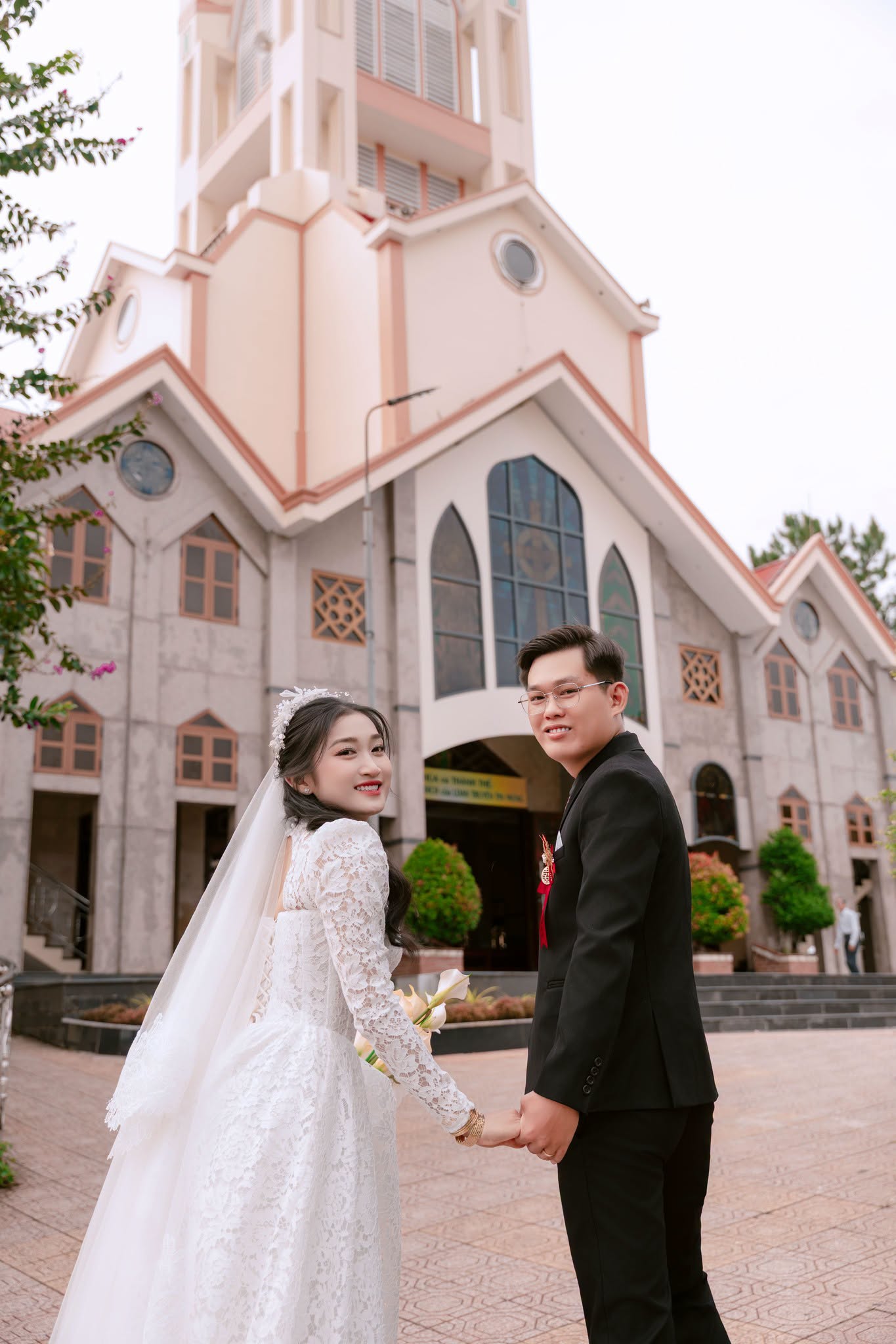 Album ảnh cưới nhà thờ - Ảnh 10
