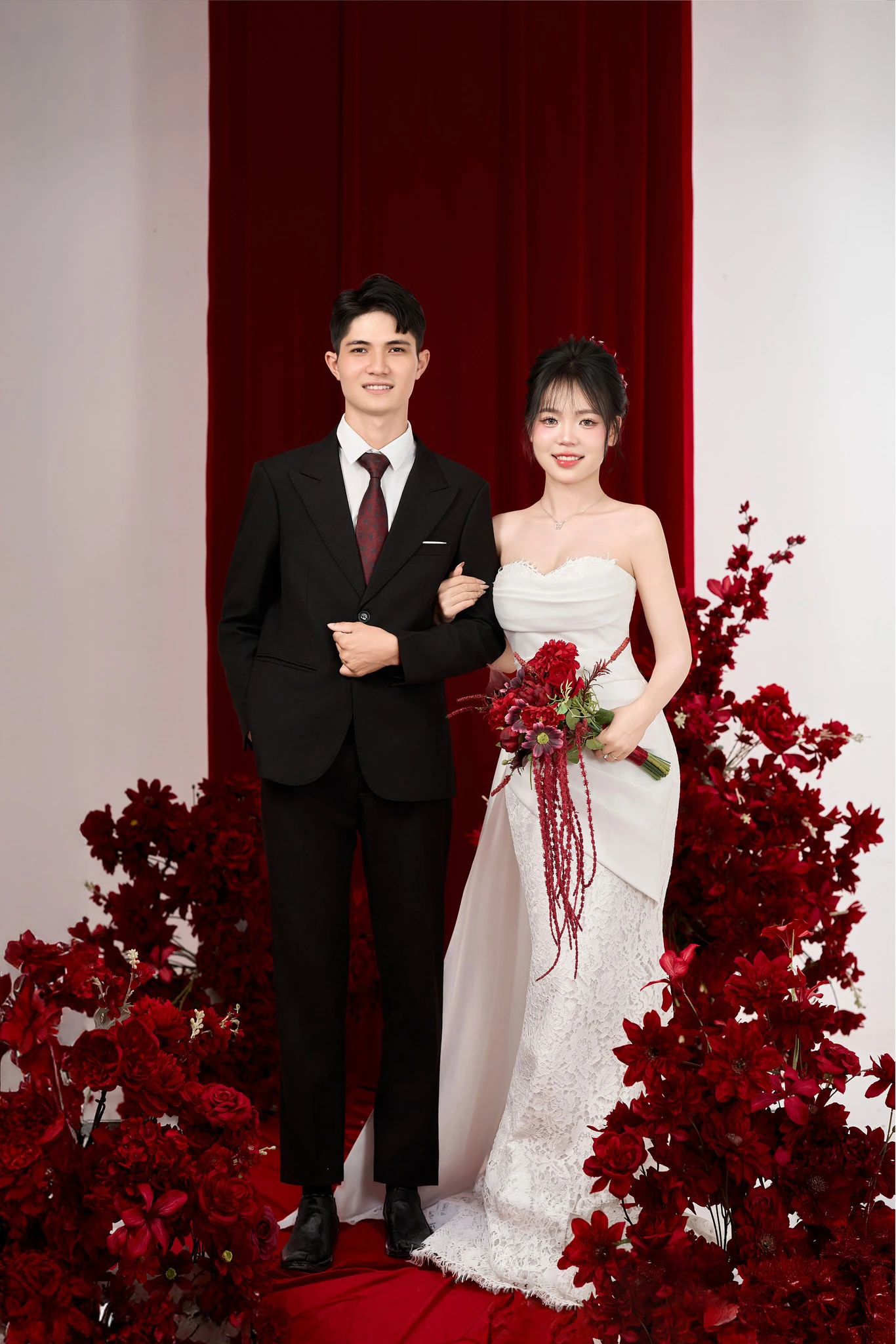 Album ảnh cưới Studio Phòng Hoa Đỏ Trắng - Harmony Wedding