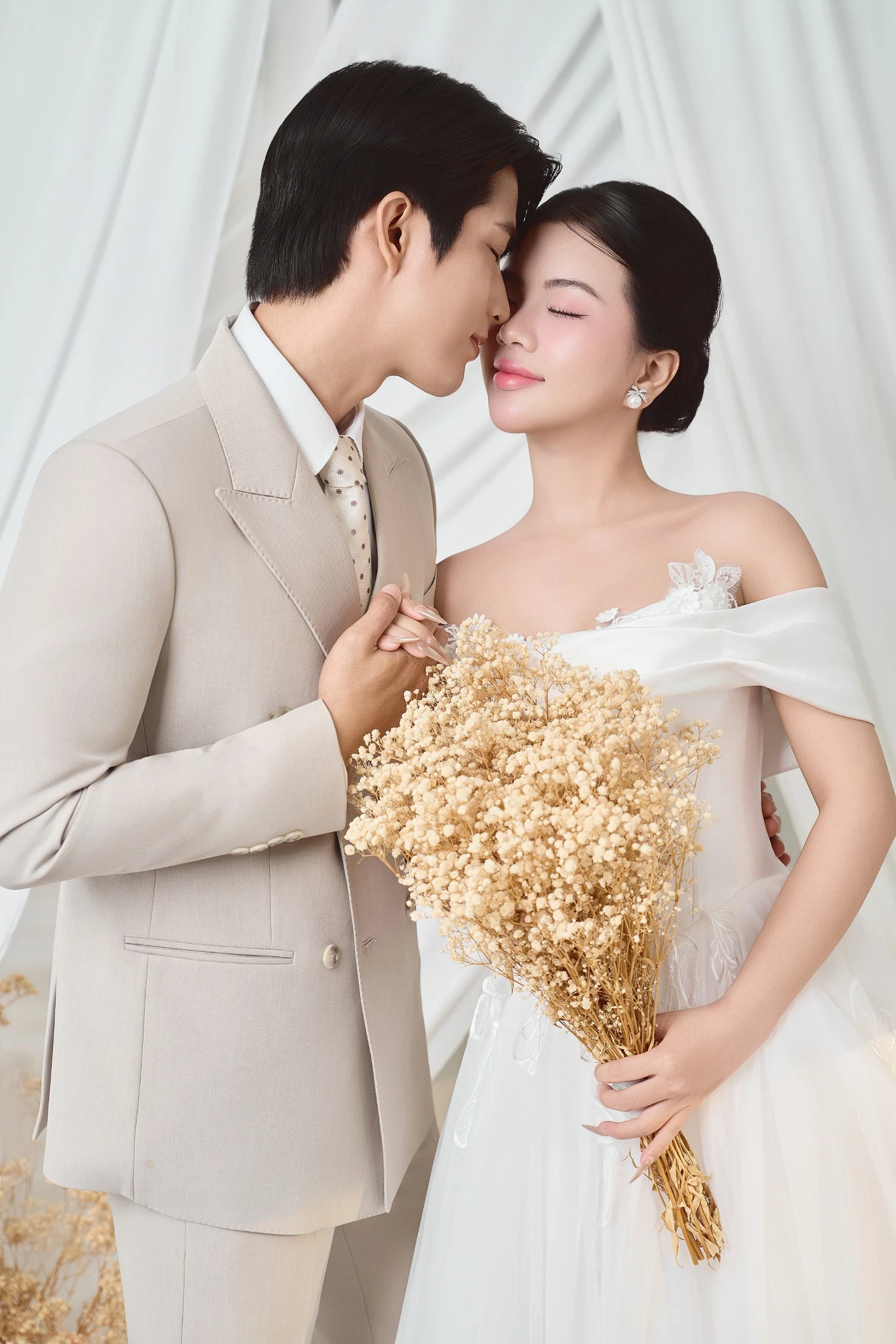 Album ảnh cưới Studio Phông Vải Lạnh Trắng - Harmony Wedding